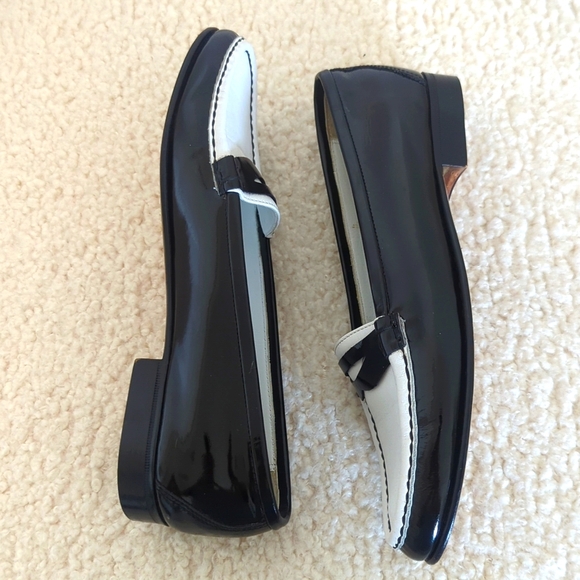 Helene Arpela (Van Cleef Arpels) Black And White Leather Loafers - Picture 3 of 8